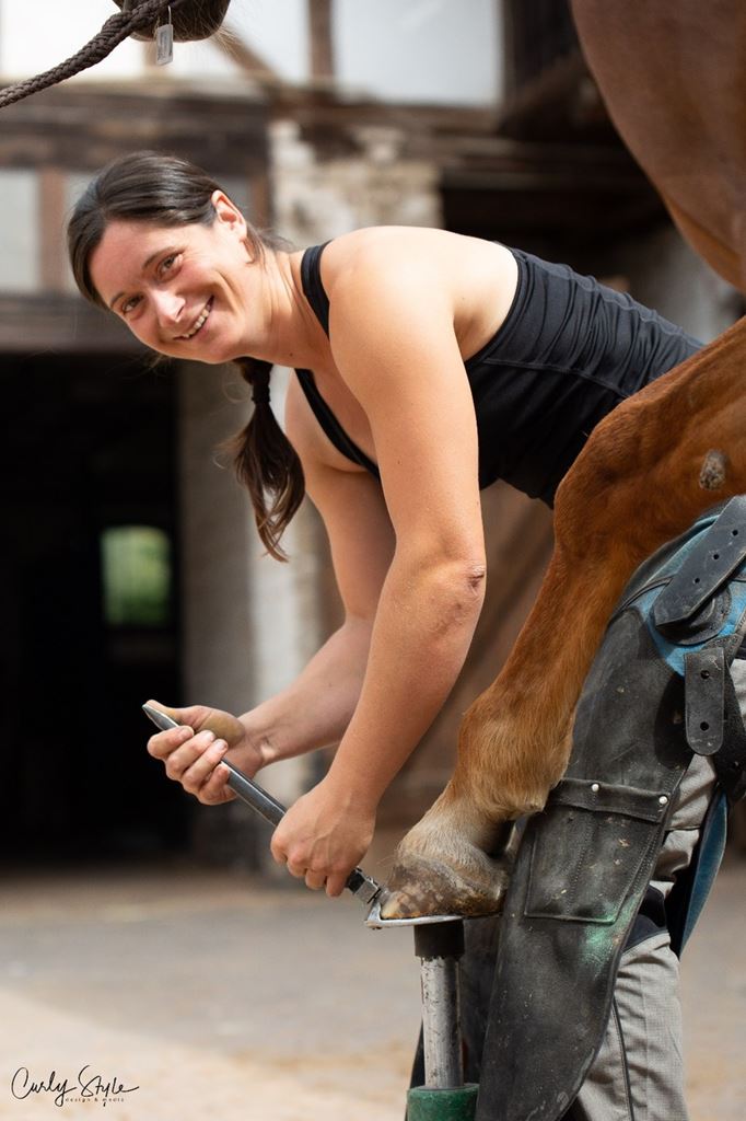 Upcoming webinar: The correlation between function of the proximal locomotor system and body posture with gait quality and hoof conformation
